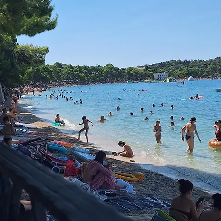 Za 2 Uz * Μακάρσκα