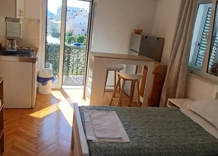 Za 2 Uz * Makarska