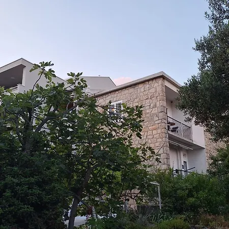 Za 2 Uz Apartment